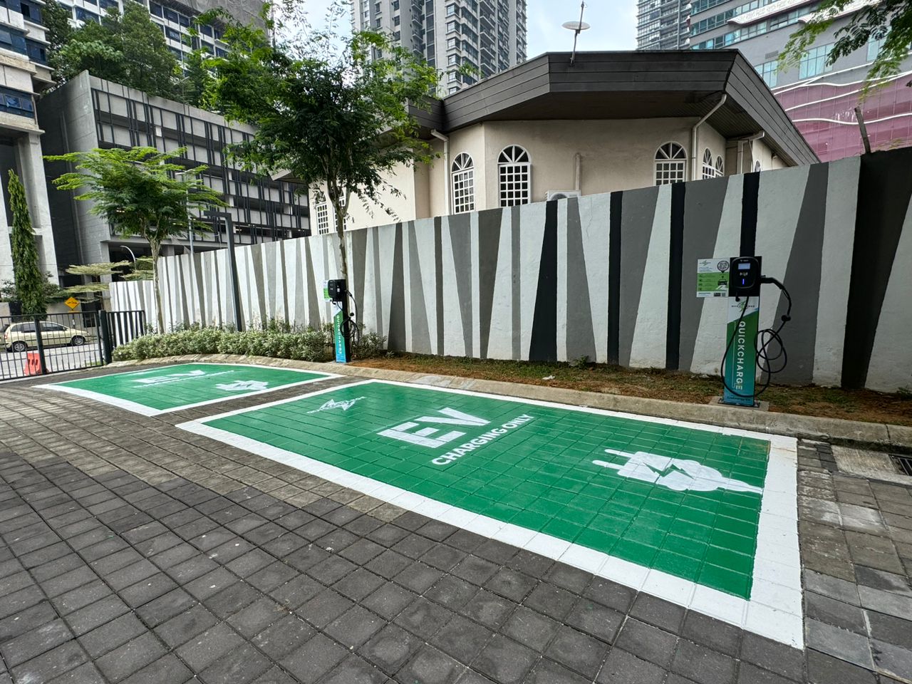 Reizz Residence